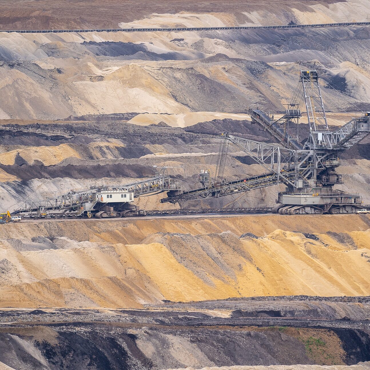 73  GÓRNICTWO I KOPALINY