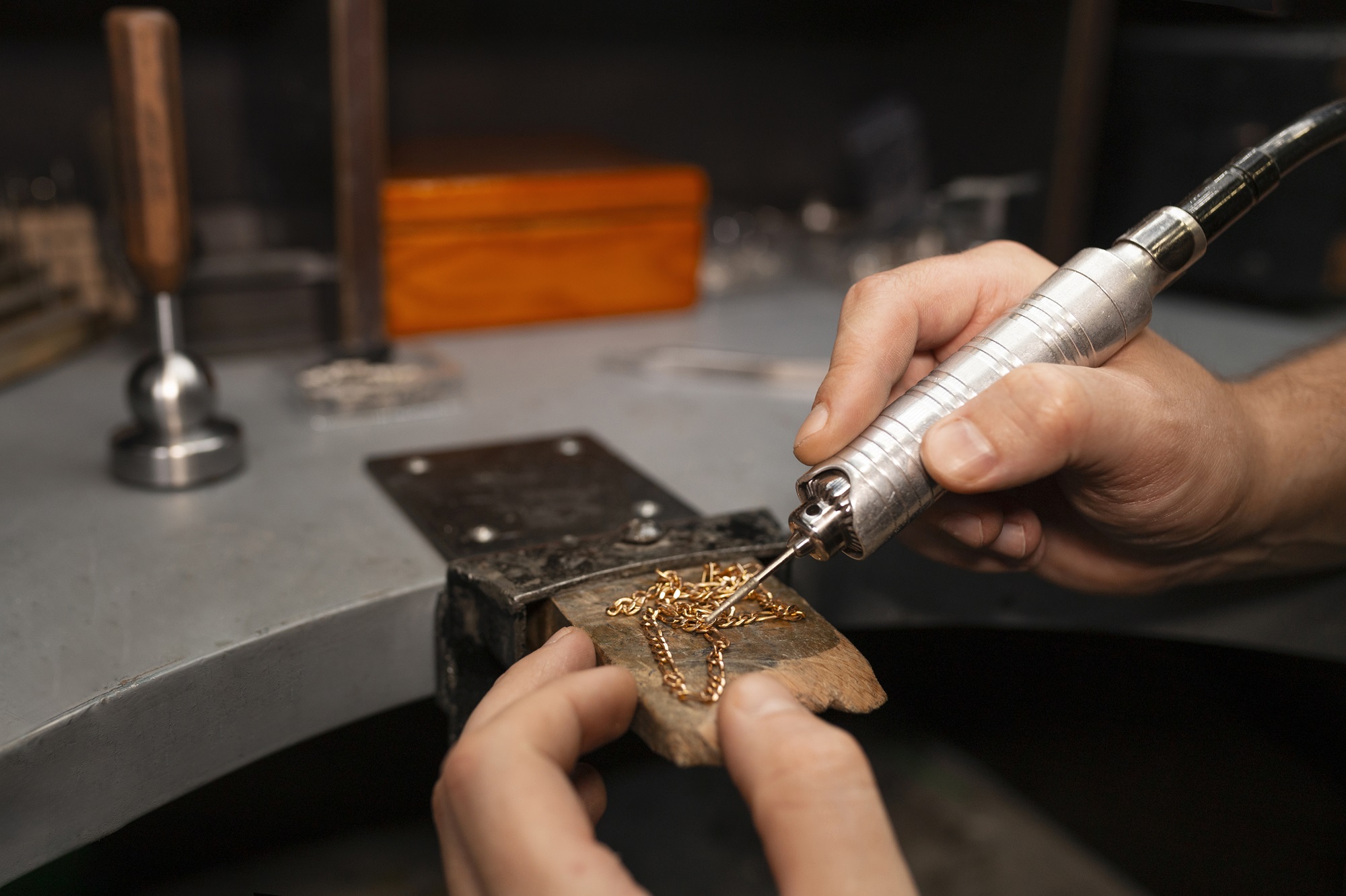 39  MECHANIKA PRECYZYJNA. JUBILERSTWO